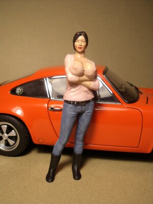 Figurine 1/18 "Stephanie Vroom" - Fille Non Peinte En Résine - Pour Diorama Porsche