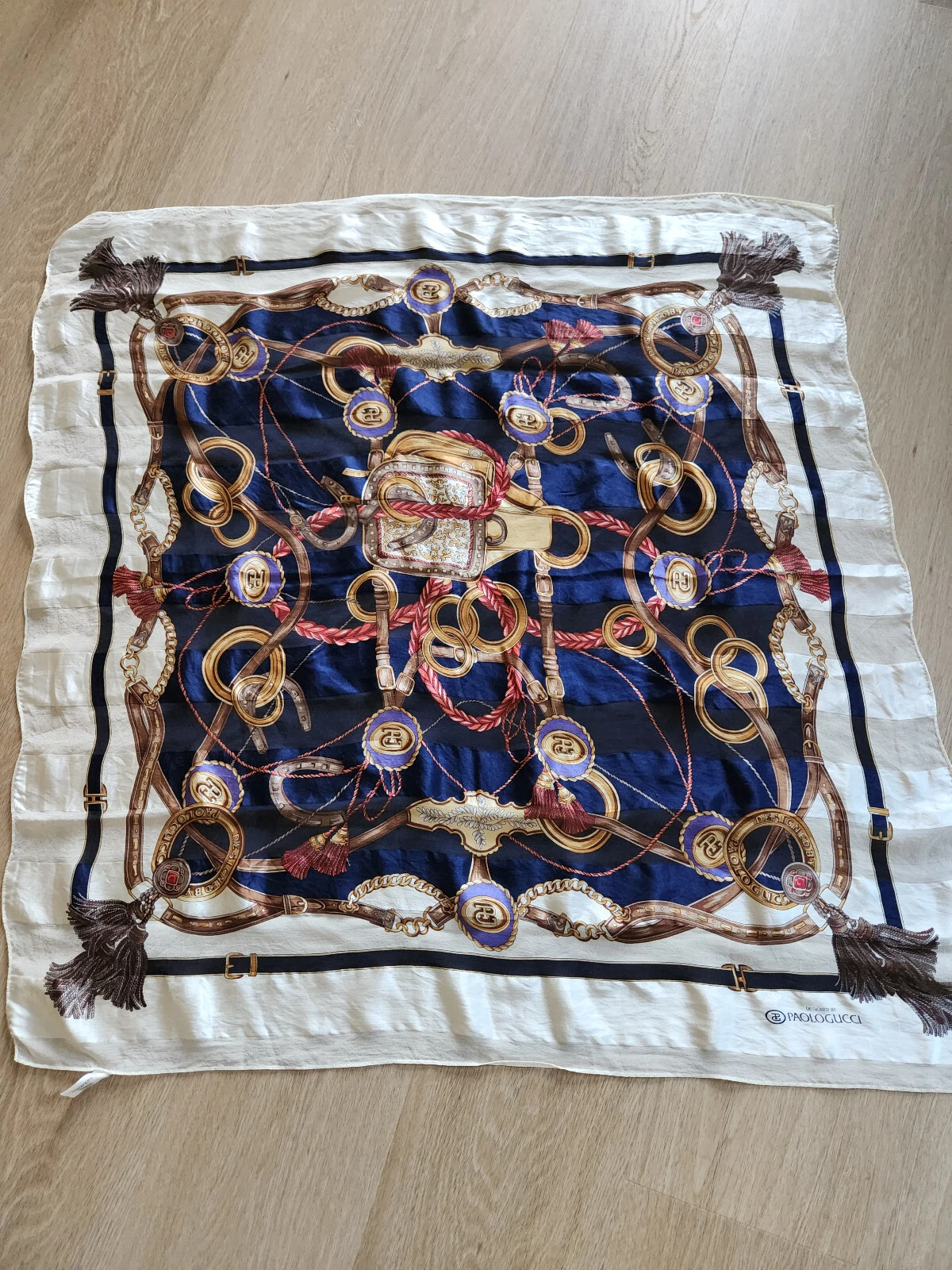 Sam Whan Conçu par PAOLA GUCCI ~ Foulard 100% soie ~ Carré 34x34 ~ SUPERBE