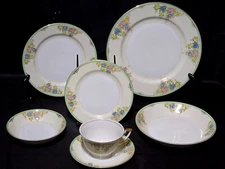 Vintage MEITO ISABELLA 28 Piece China Set - Service For 4 - Japan, Circa 1940