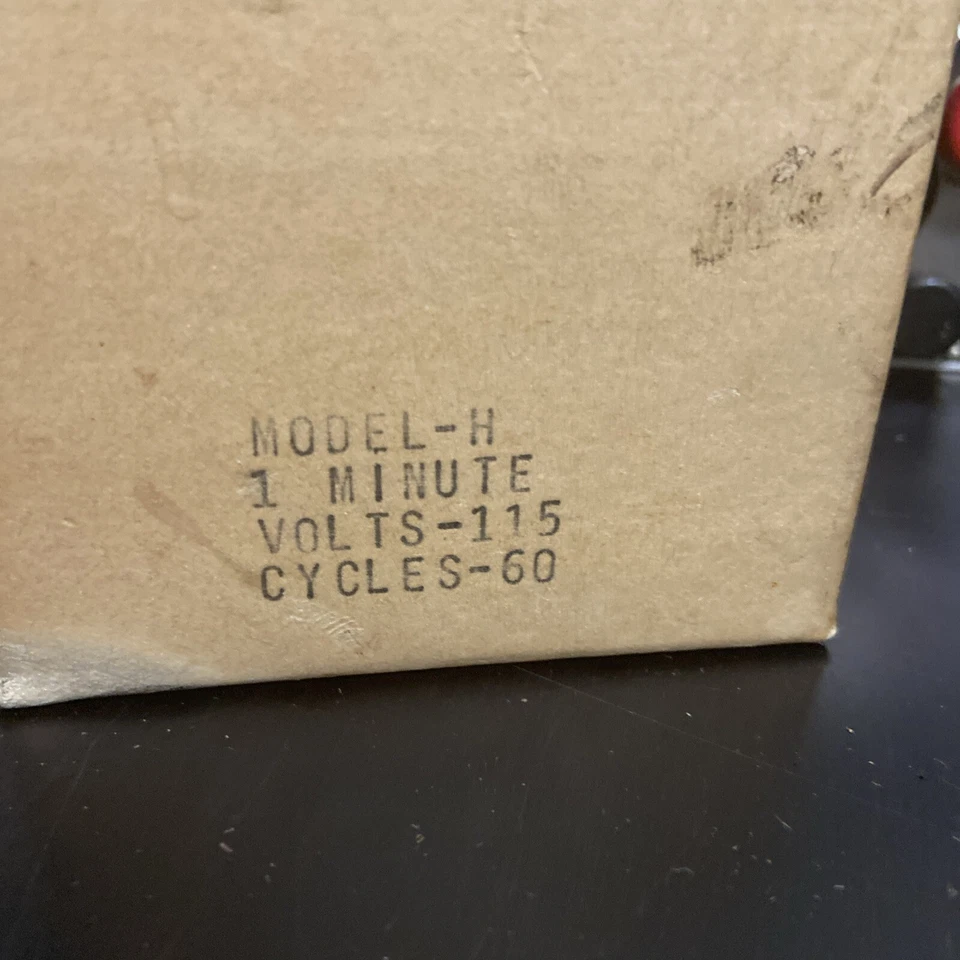 Singer Industrial Timer Corp Model H-1M One Minute 115 v 60  Untested Parts - Image 2 of 4