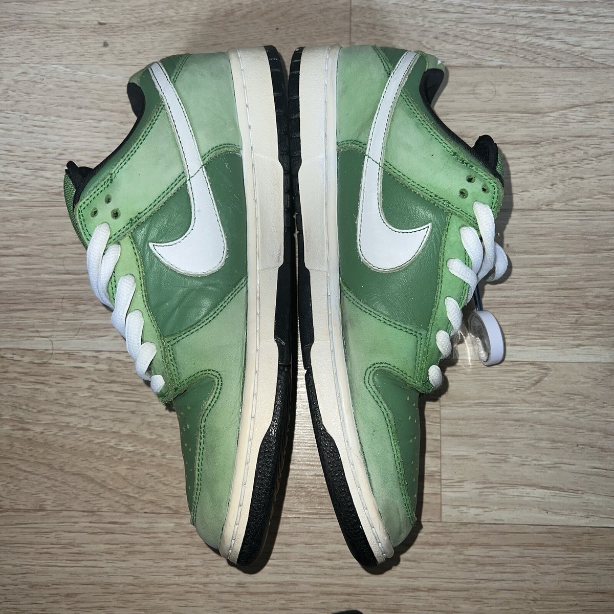 Nike SB Dunk Low Pro Tokyo Taxi 2006 Size 10.5 Green Black Nike SB Dunk Low Pro Tokyo Taxi 2006 Size 10.5 Green Black