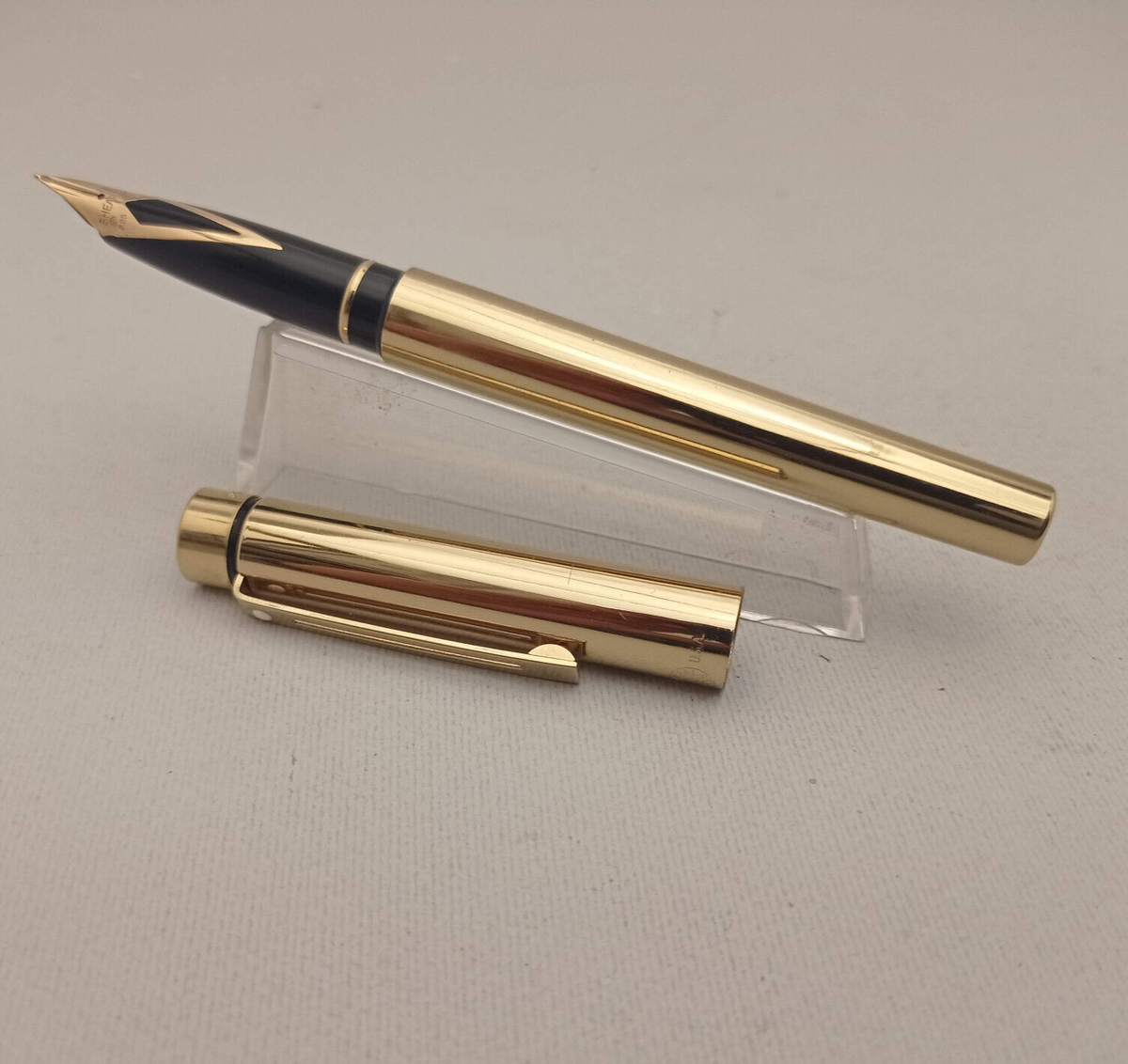 SHEAFFER TARGA 1020 IMPERIAL BRASS FOUNTAIN PEN 14K M NIB