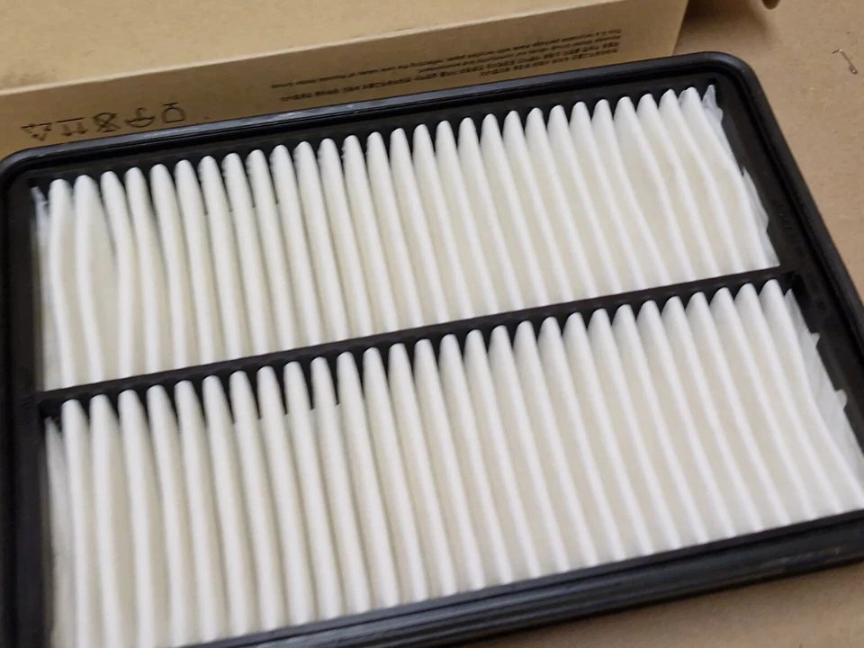 Filtro de aire del motor Kia Sorento MK2 2.0D CRDi 2009-2012 281132P300 genuino nuevo OEM Foto 2 de 4