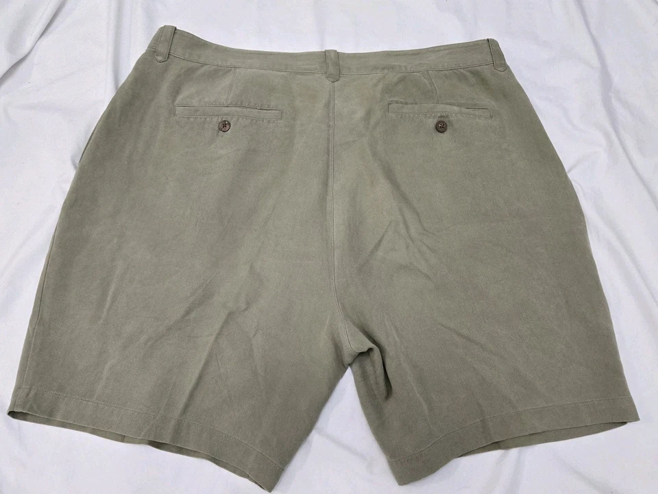 Vintage Tommy Bahama Relax Men's Silk Shorts Green Size 40W Pleated Front - Image 2 of 4