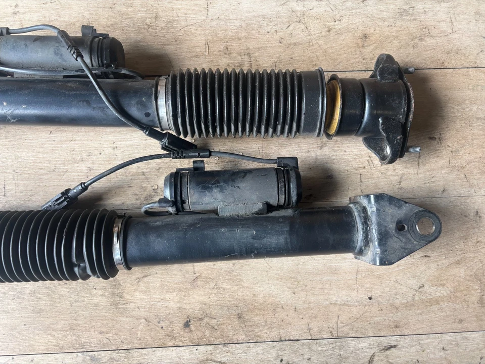 JUEGO AMORTIGUADOR TRASERO ADAPTATIVO MERCEDES BENZ GLS GL550 GL63 OEM Foto 4 de 4