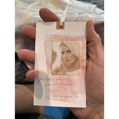 Bolso de Lona Jessica Simpson Metálico Sirena Fin de Semana Corazón Repujado - Imagen 6 de 8