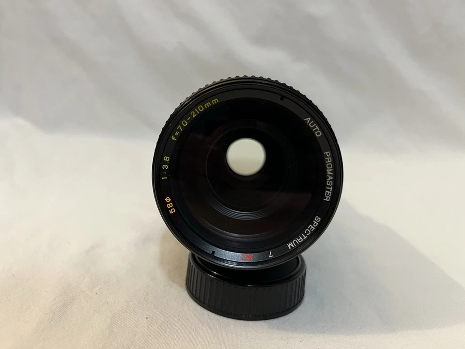 Promaster Spectrum 7 Lens Manual Telephoto Zoom 70-210mm f/1:3.8 Nikon F Mount - Image 4 of 4