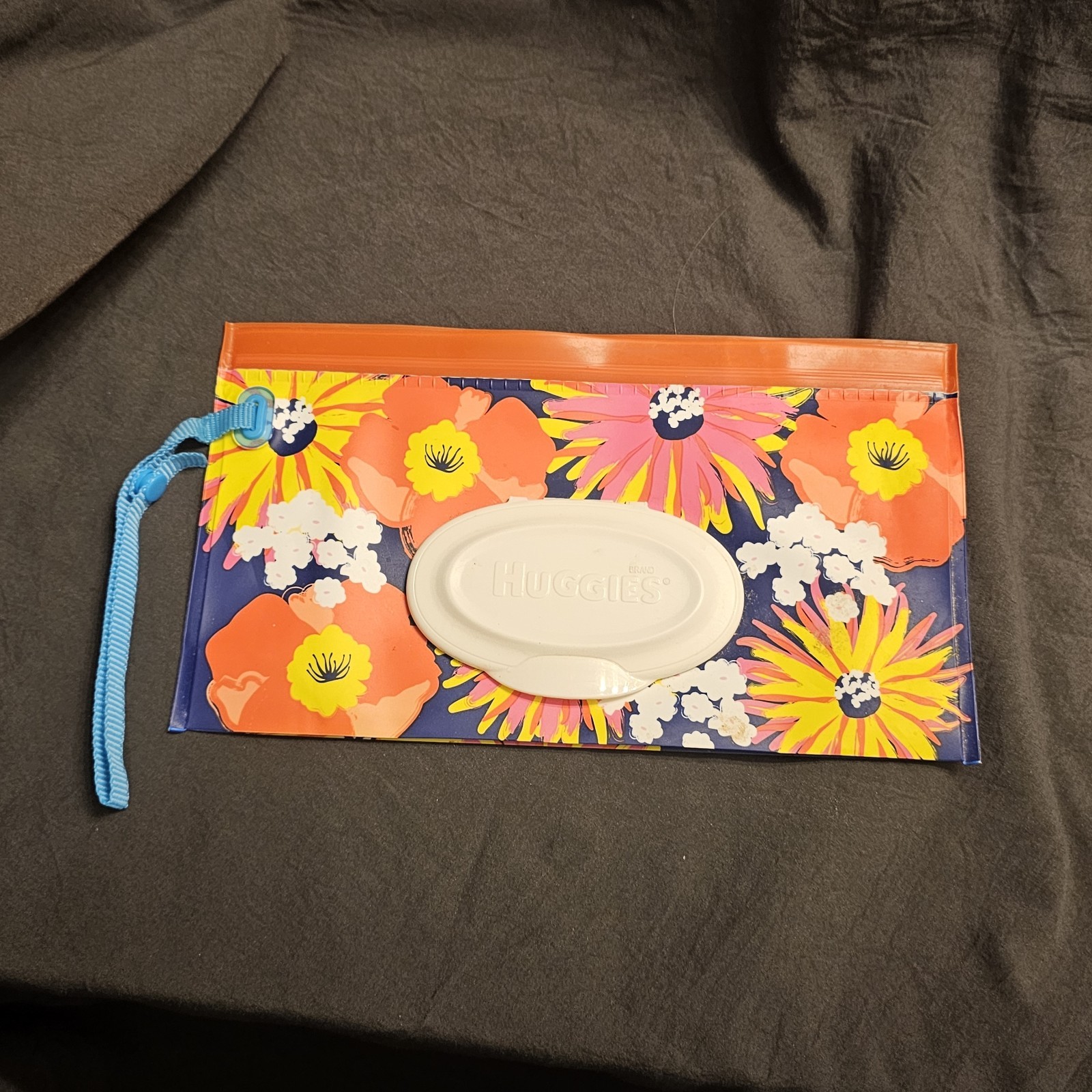 Huggies clutch N clean refillable pouch baby wipes travel ho