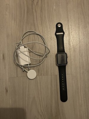 Apple Watch Series 3 38mm Aluminiumgehäuse in Gold mit Sportarmband in Sandrosa