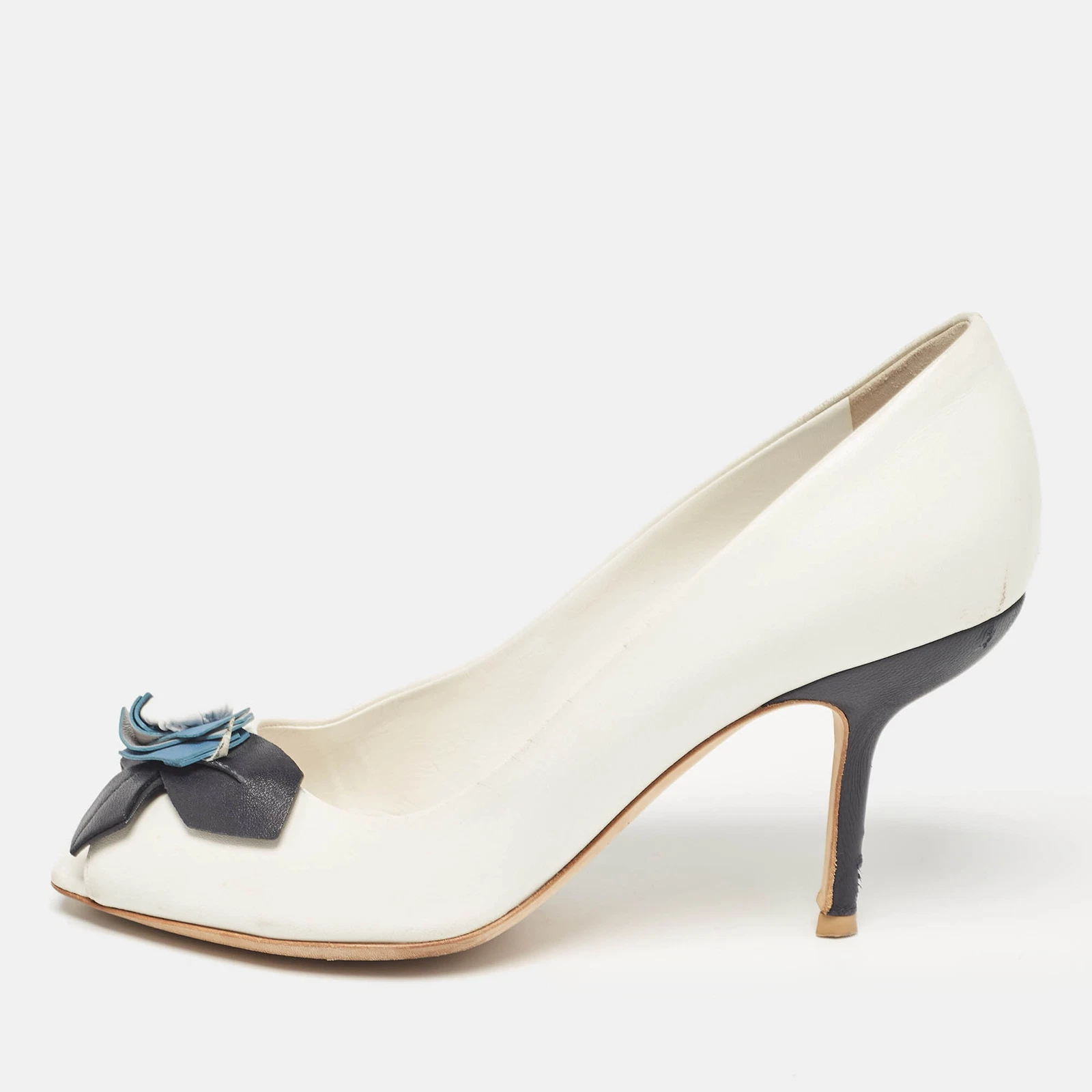 Escarpins bout ouvert Dior en cuir blanc appliqué fleurs pointure 37,5