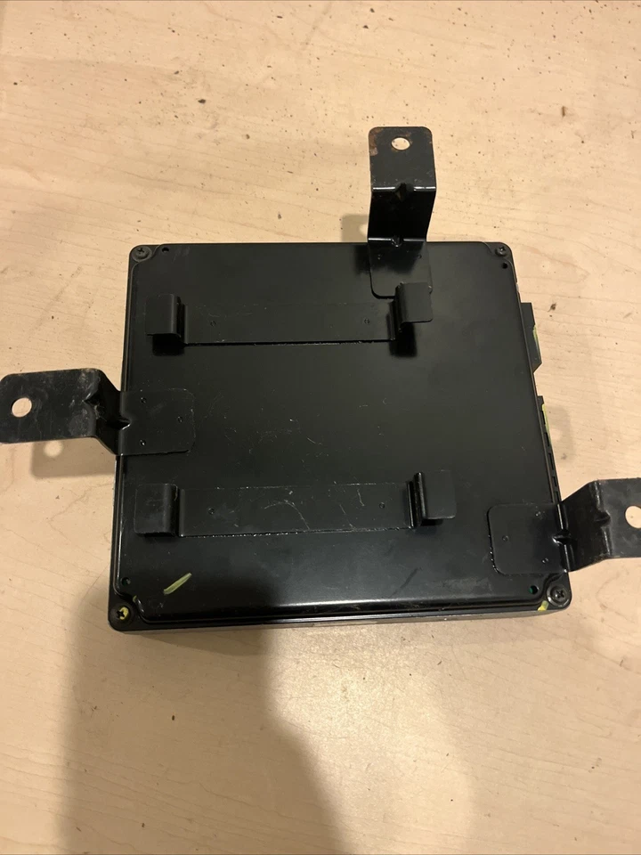 Engine Control Module ECU/ECM 88-89 Nissan Pathfinder 3.0L V6 23710-33G10 OEM - Image 4 of 4