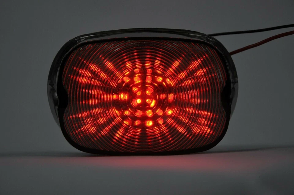 Luz trasera LED intermitente Gen.2 señales de giro integradas para bicicletas de calle Harley 500+ Foto 2 de 4