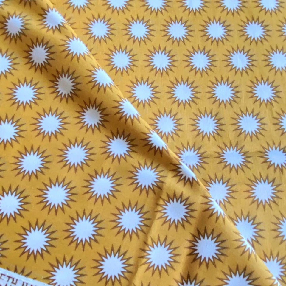 Tela Starburst BTY Novedad Vara de Oro Acolchado Algodón Foto 2 de 4