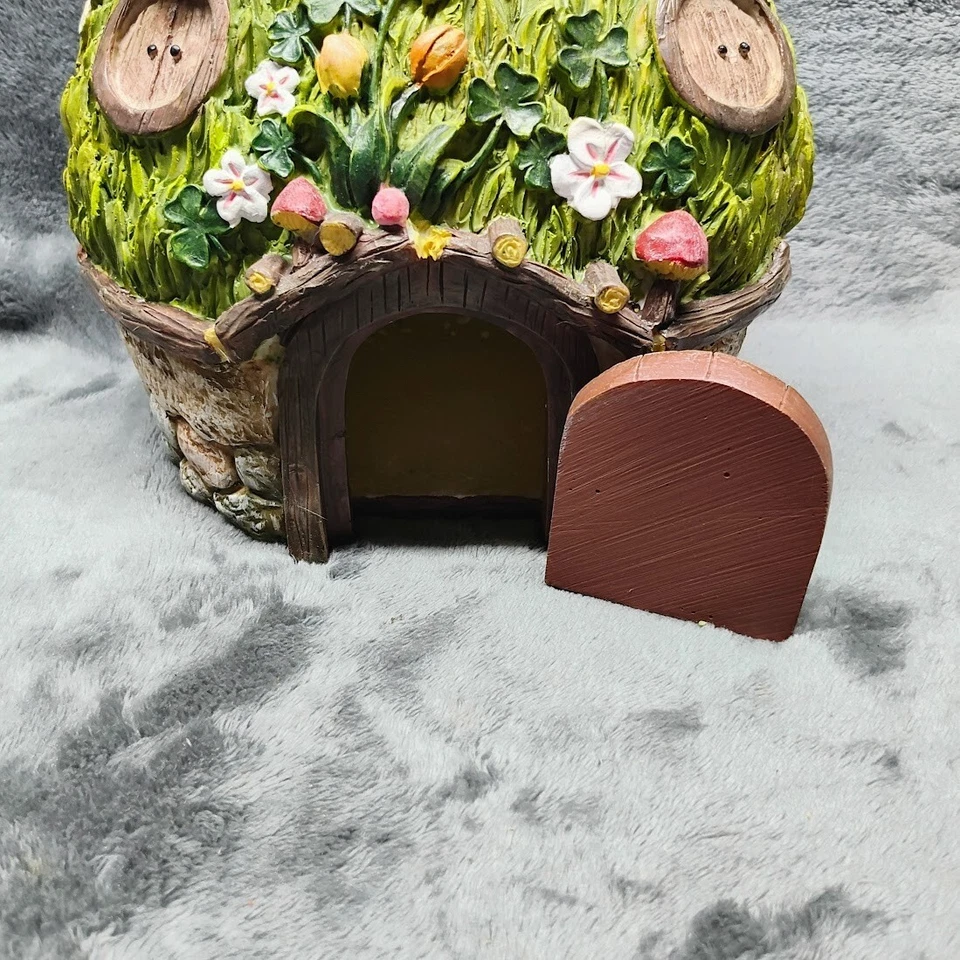 Fairy & Leprechaun Home of Stones WORKING DOOR. MADE OF RESIN 9″ X 8.25″ X 8.5″ - Image 2 of 4