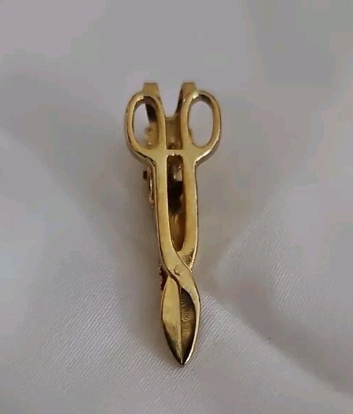 Gold Tone Vintage 1960s Tailor Sewing Scissors Tie Clip for Men-image