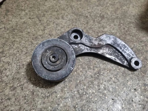 BMW 5 Touring E39 Generatorhalterung 2248561 3.00 Diesel 1999 33757818