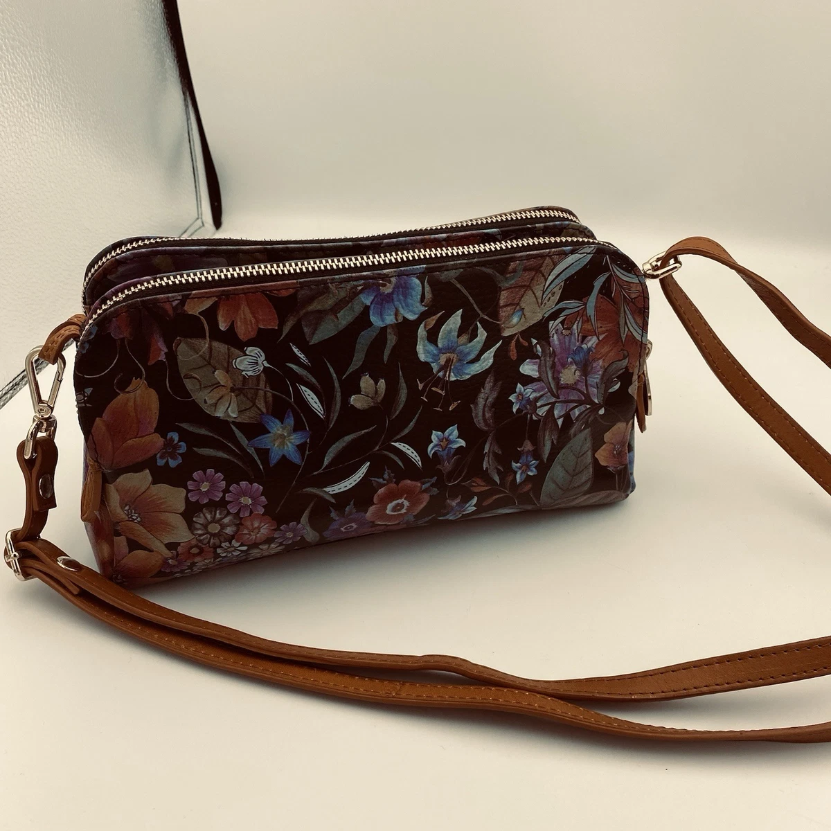 Valentina Genuine Leather Made Italy White Floral 15\