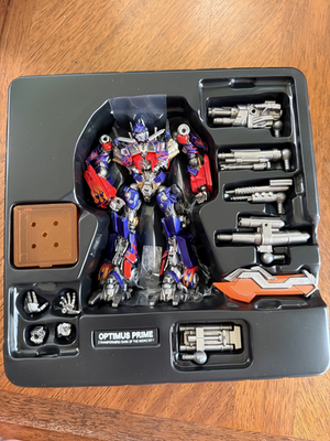 Revoltech 030 Transformers OPTIMUS PRIME SCI-FI New Package ver