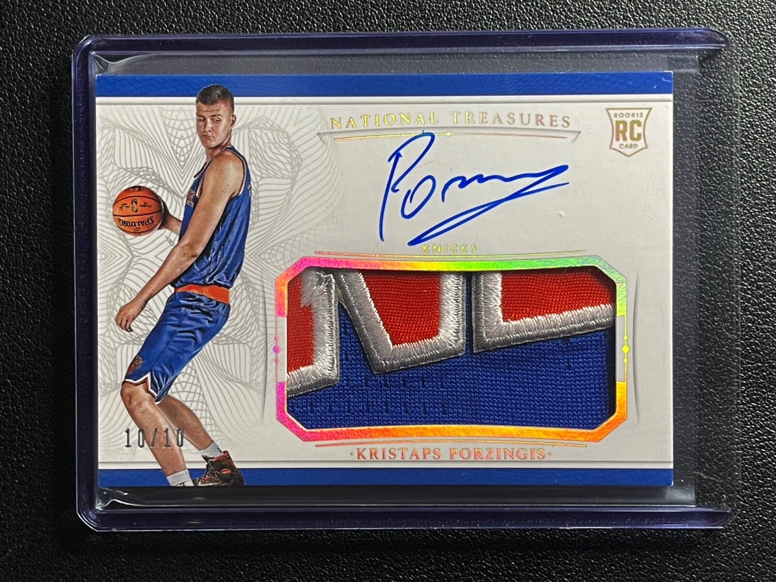 KRISTAPS PORZINGIS 2015-16 NATIONAL TREASURES #104 GOLD ROOKIE PATCH AUTO 10/10