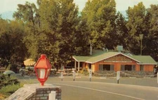 OAKHURST, CA California  HOLIDAY VILLAGE MOTEL~Dining Room  ROADSIDE  Postcard