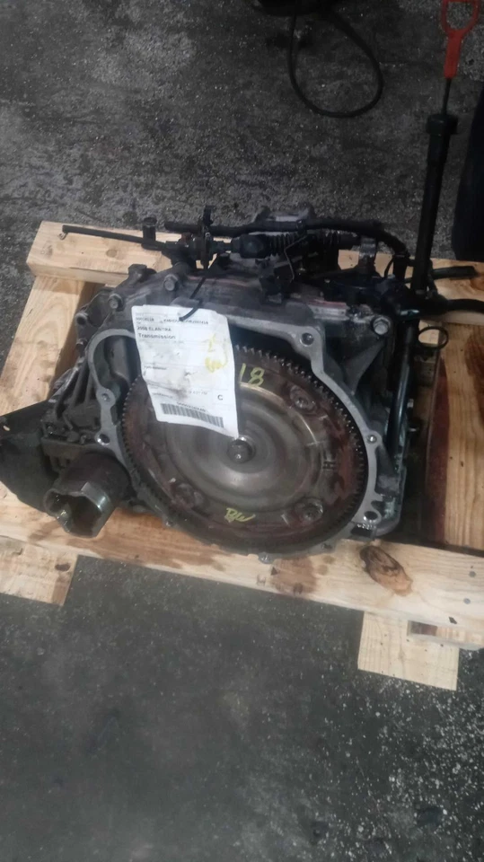 Conjunto de transmisión manual Hyundai Elantra 2008-2009 tracción delantera 163 k millas OEM Foto 2 de 4