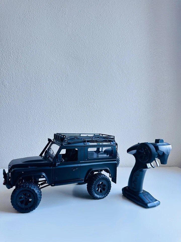 Brand New 1:12 Full Size RC CAR 2.4G 4X4 Climbing Off-road Remote Control Car - Image 4 of 4