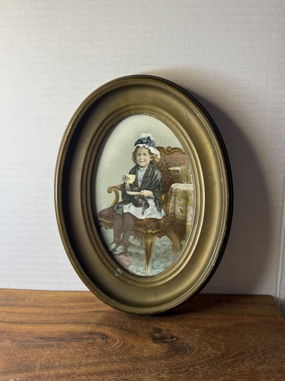 Vintage Oval Framed and Matted Wall Hanging Artwork 8