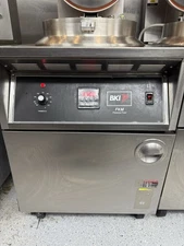 BKI FKM Electric Deep Pressure Fryer 208v/3p - Untested, No Filter/Dirty