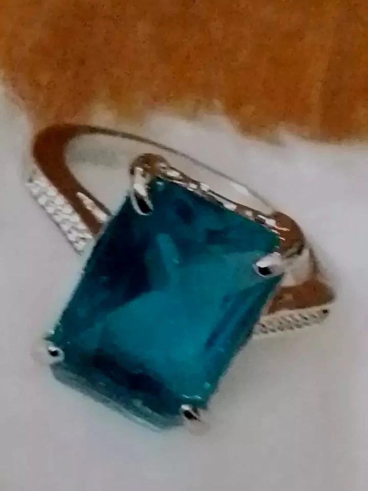 Anello Argento Con Smeraldo e Brillantini - Immagine 3 di 4