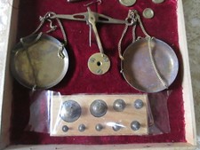 BALANCE TREBUCHET COFFRET POIDS GRMS  BALANCE  WOODEN BOX