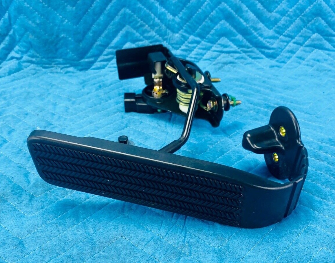 Lexus LS430 Gas Accelerator Pedal w/ Sensor 78010-50020 2002