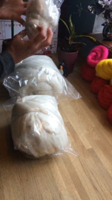 Heidifeathers® Large Organic White Merino Wool Roving – 300g For Felting