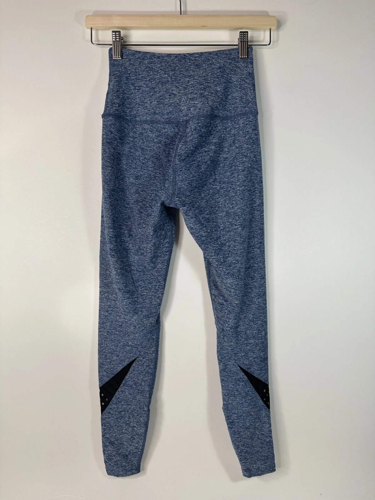 beyond-yoga heathered cropped mesh panels leggings