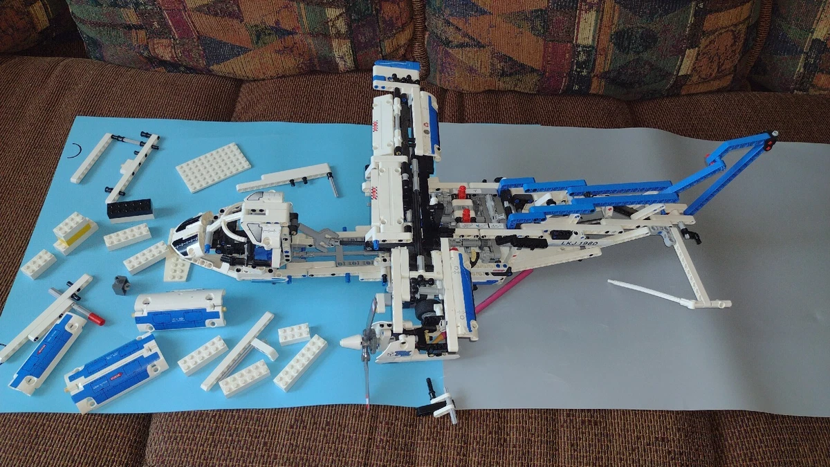 LEGO Technics 42025 Freighter Cargo Plane Airplane Main Fuselage Part Incomplete