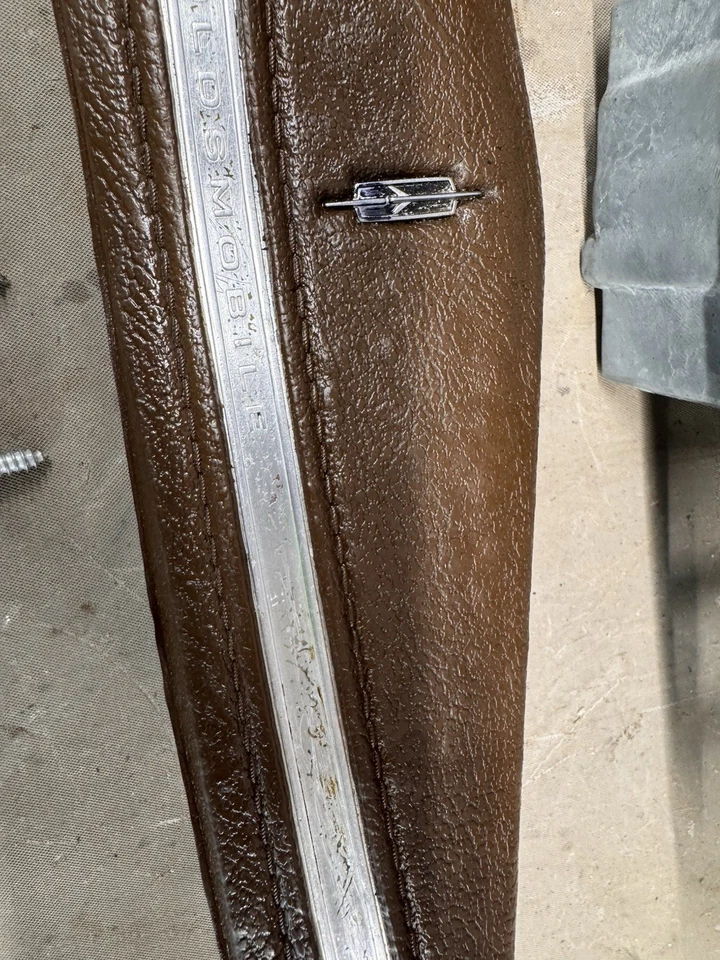 Oldsmobile Cutlass Vista Cruiser 1970-1972 volante bocina botón 1971 Foto 4 de 4