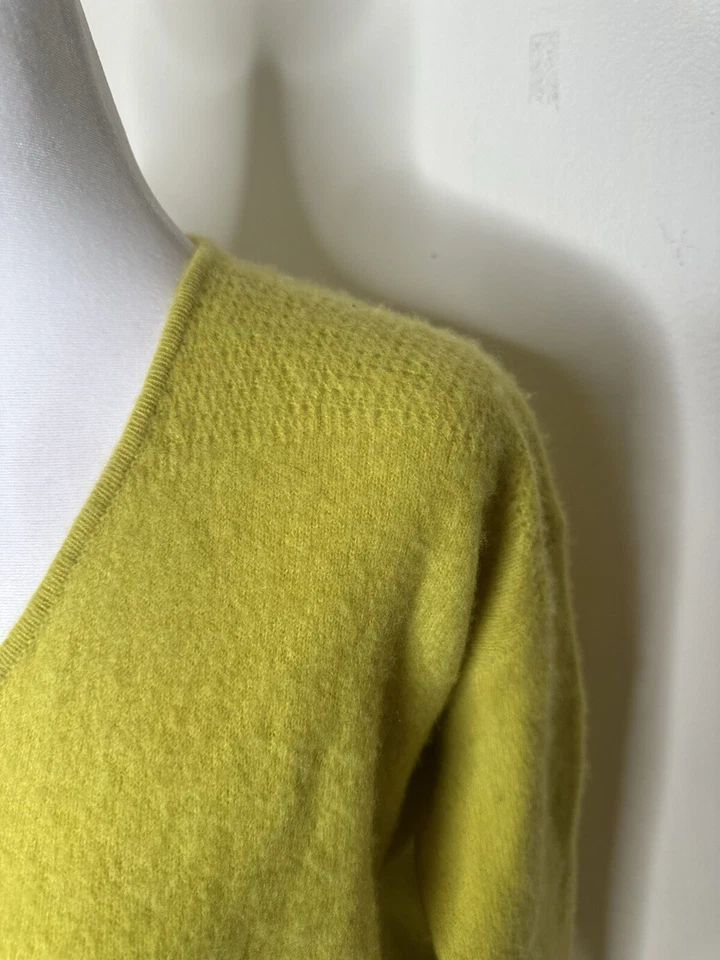 Daniella Cashmere Sweater Size Medium Foto 2 de 4