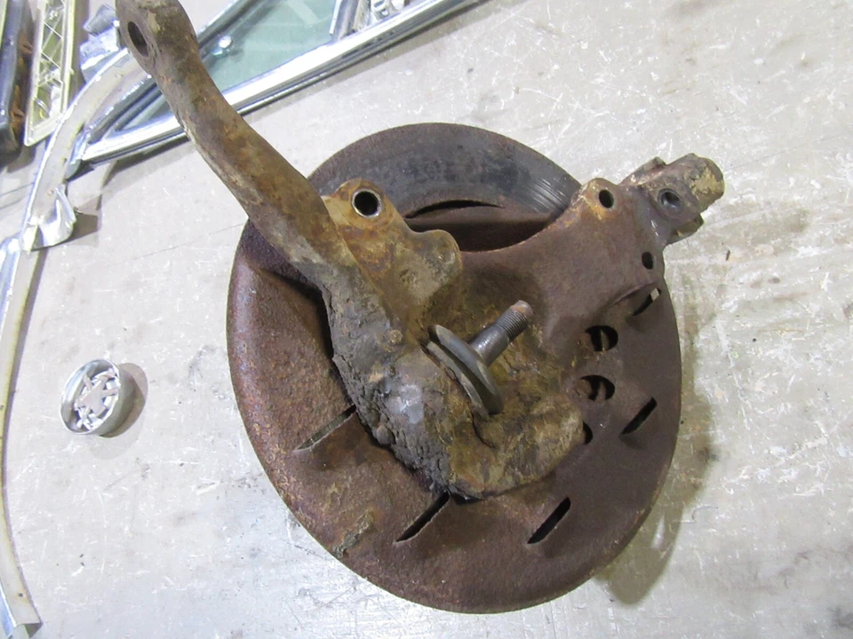 Dodge Monaco Polara 1967 1968 stock delantero de fábrica lado del conductor husillo de freno de disco Foto 2 de 2