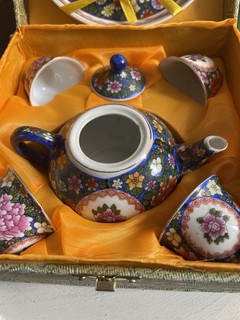 Vintage Floral Glazed Ceramic Miniature 7pc: Teapot w/ Lid 4 Cups Plate Case