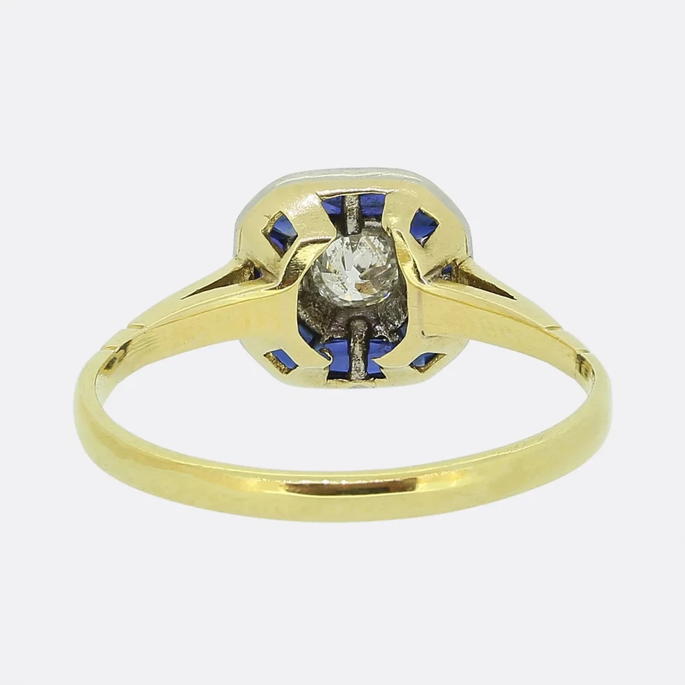 Anillo de compromiso estilo Art Deco de diamantes cultivados en laboratorio y zafiro azul en oro de 14 k Foto 3 de 4
