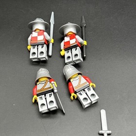 LEGO Castle Kingdoms Chess Lion Knight Minifigure w/ acces. (lot of 4pc)