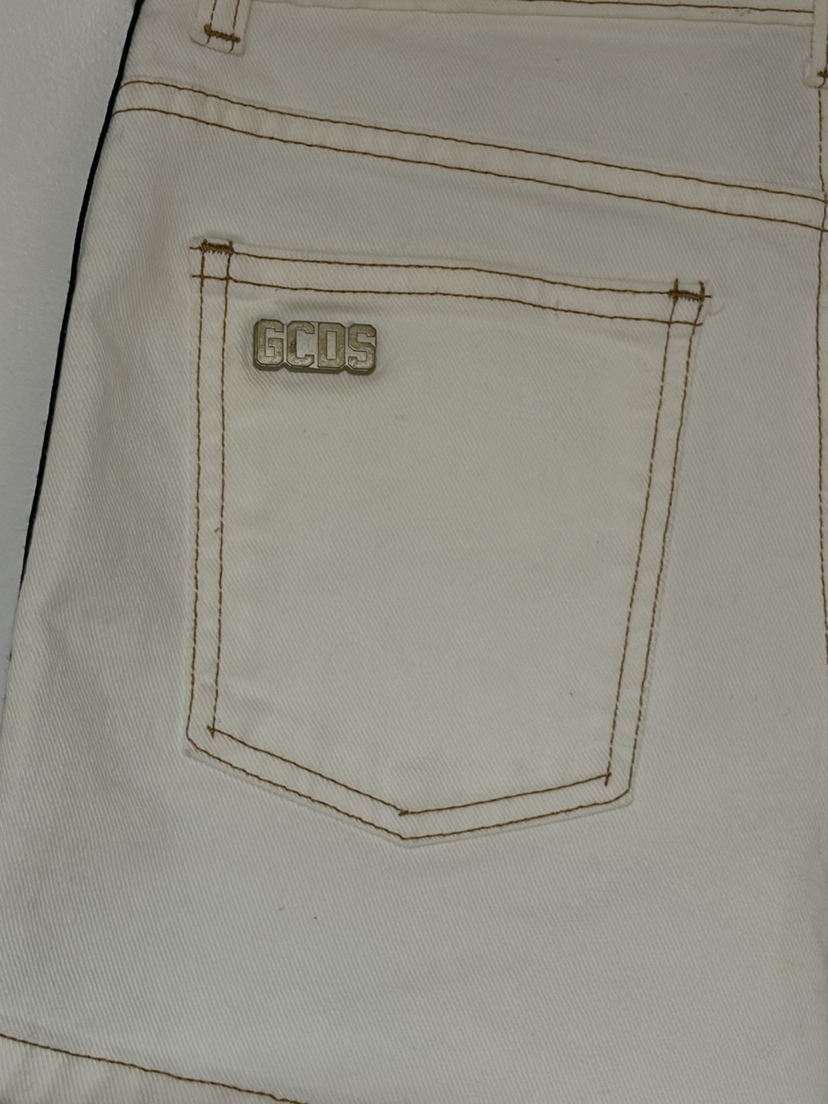 GCDS Women’s Cream 2” Denim Logo Jean Shorts Size Small Rare Made In Italy