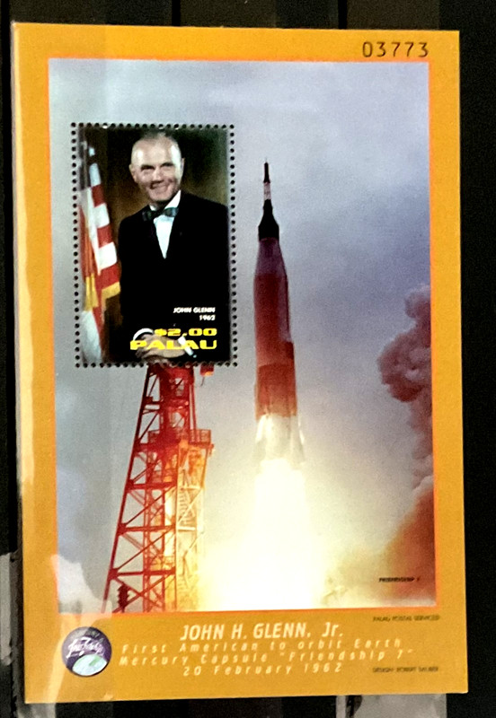 PALAU  - 1999 JOHN GLENN'S RETURN TO SPACE       s/s    mnh          #26244