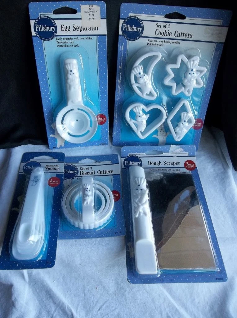 NIP 5Pc Lot Pillsbury Doughboy Biscuit&Cookie Cutters Scraper Egg Separator Mea