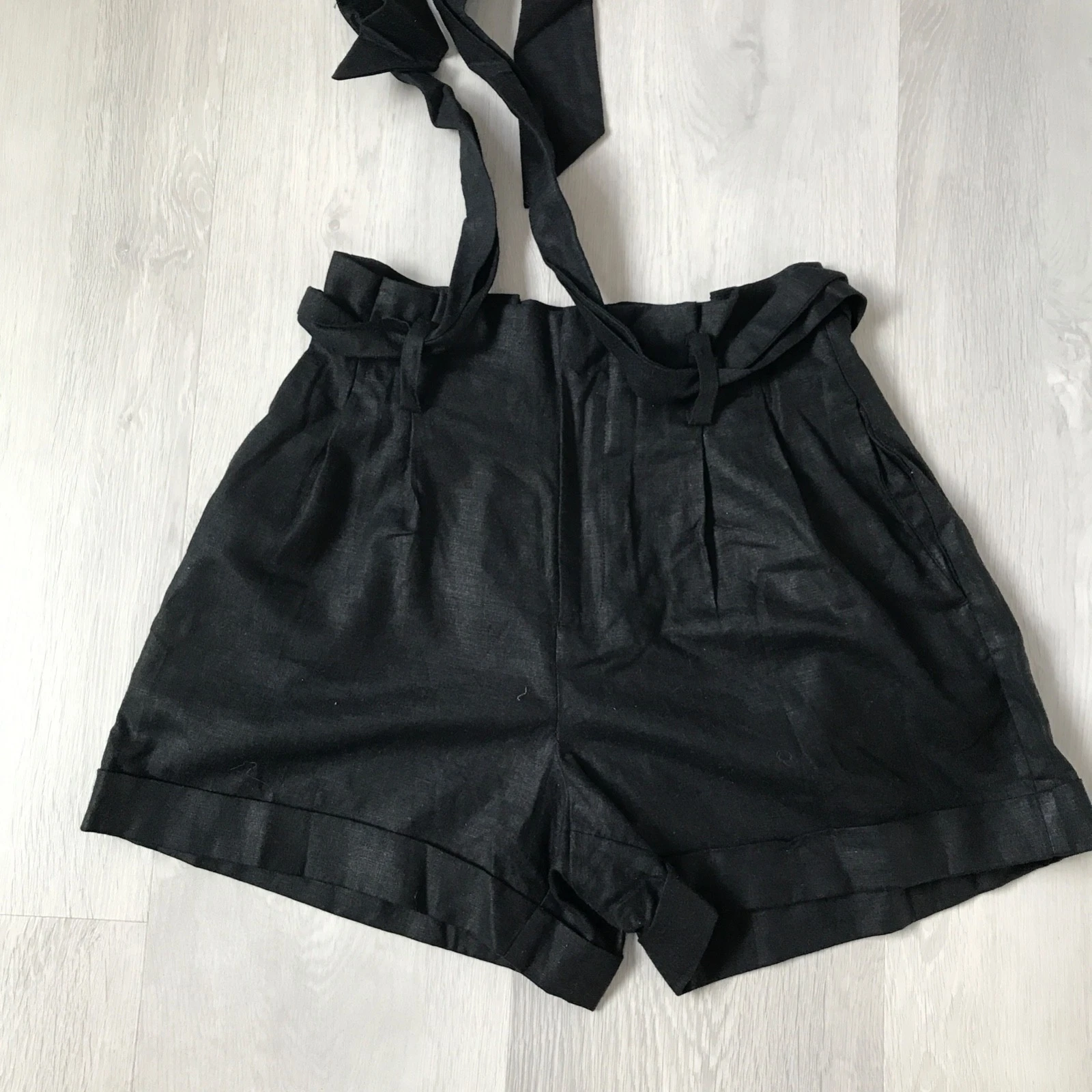 ON 34th Linen Shorts Womens Small Black Pleated High Rise Tie Sash Belt Beach
Opens in a new window