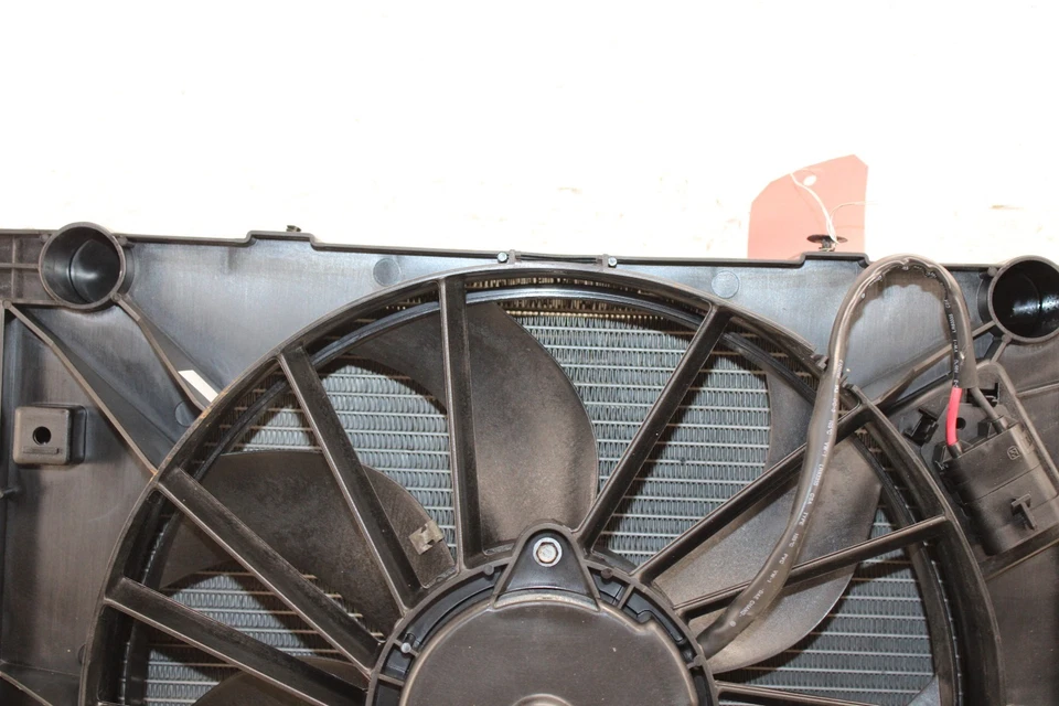 Pontiac Solstice 2006-2009 2,4 L radiador/condensador/ventilador radiador OEM LM44 Foto 4 de 4