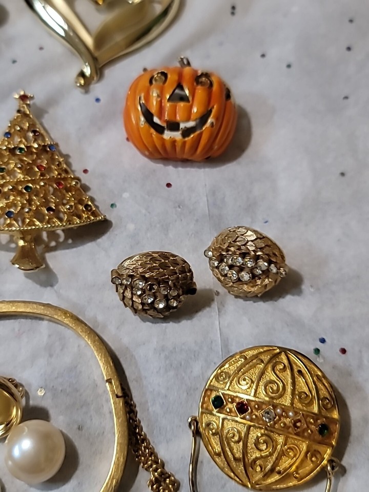 Vintage Jewelry Lot Broken For Repair Harvest Craft Parts Enamel