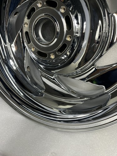 Rueda trasera SUZUKI Bulevar M109 VZR1800 2006-2010 PERSONALIZADA CROMADA 18x8,5 DIRECTA - Imagen 12 de 17