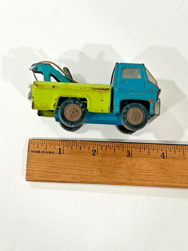 VINTAGE Louis MARX MINI TOW TRUCK Wrecker green Blue Hoist - Picture 8 of 9