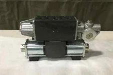 HEMTT M977 4-WAY DIRECTIONAL CONTROL LINEAR VALVE 85564-01-24P 4820-01-193-1866