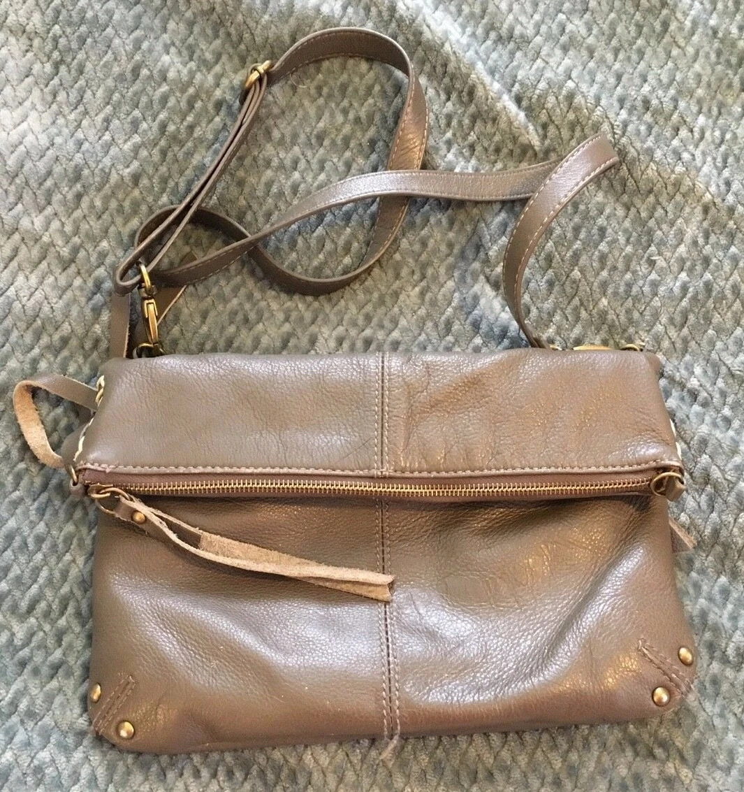LUCKY BRAND Taupe Grey Leather Small Foldover Crossbody Purse Bag VERY NICE